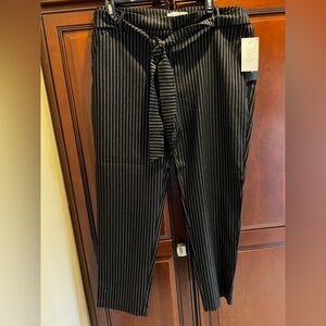 NWT Linda Matthews Black/White Pinstripe Stretch Pants w/Tie Belt - 16